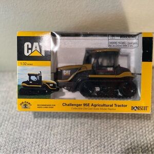 CATipillar Challenger 95E Agricultural Tractor Model Replica